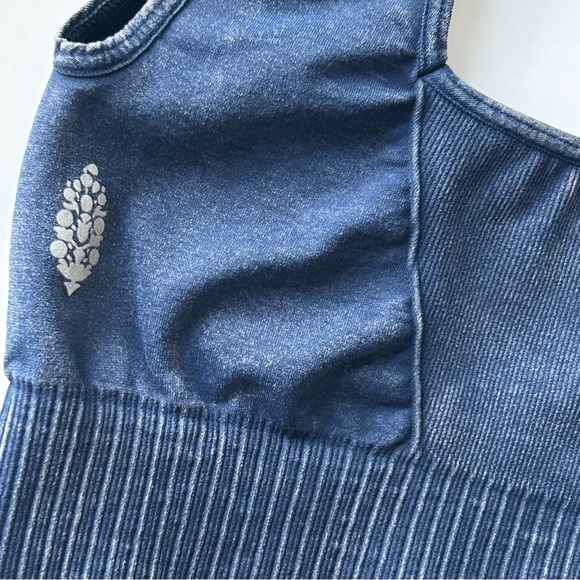 ☀️(A371) NEW Free People Movement Square Neck Bra. Washed Navy. Size: XS/S - Picture 7 of 8